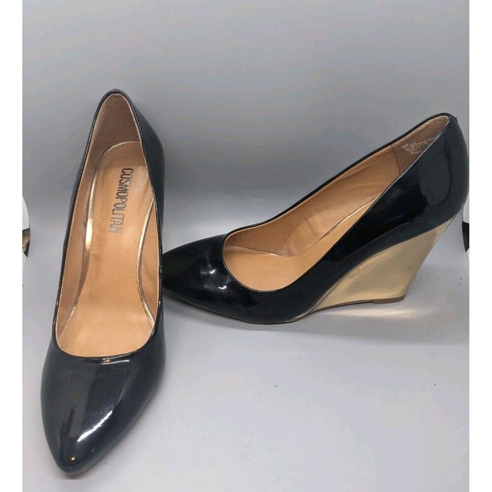 Cosmopolitan Woman’s Black Patent Leather Gold Wedge Heel Pump Sz 8.5